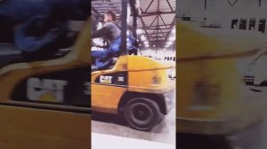 Быстрое управление вилочным погрузчиком!!!!!!