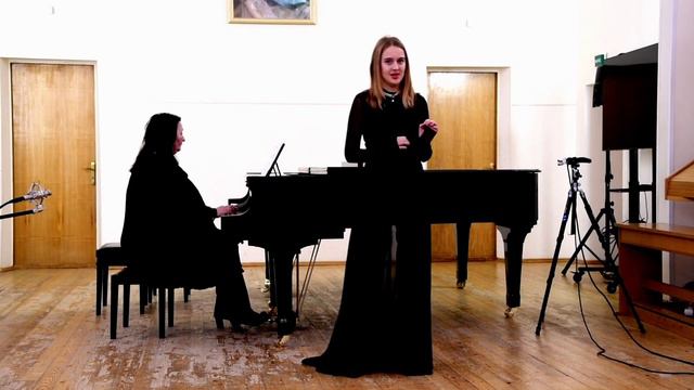 Алиса Ивановна Корчагина.Исполнение песни „Травушка-Муравушка” смотреть онлайн