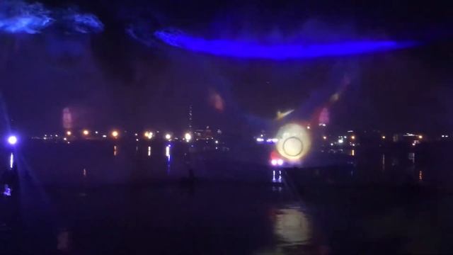 Лазерное шоу в Dubai Festival City Mall