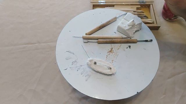 Таракан, брошь своими руками. Лепка. Полимерная глина. DIY brooch. Modeling from polymer clay. смотреть онлайн