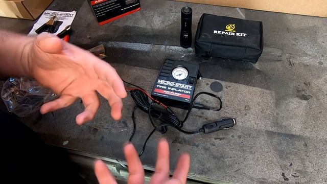 The Best Emergency Tire Repair Kit for Your Motorcycle | Techn' Moto смотреть онлайн