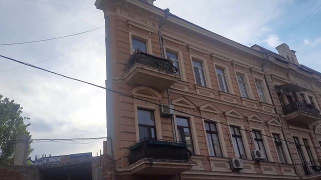 #Housewithone wall# изюминка исторического центра Одессы "Дом с одной стеной". смотреть онлайн