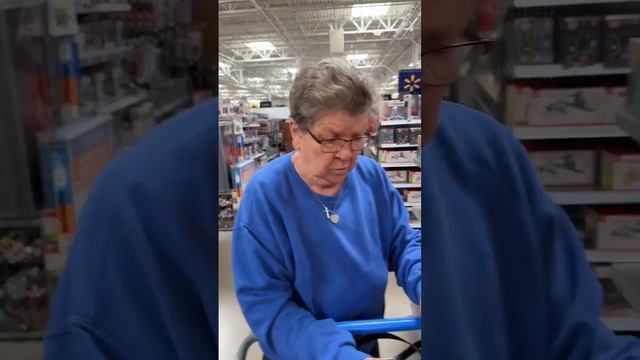 Angry Grandma DVD Prank смотреть онлайн