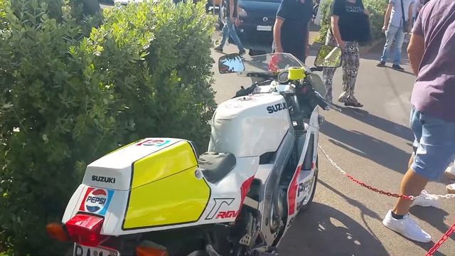 Suzuki RGV 250 VJ21A PePsi Edition Kevin Schwantz 1989 смотреть онлайн