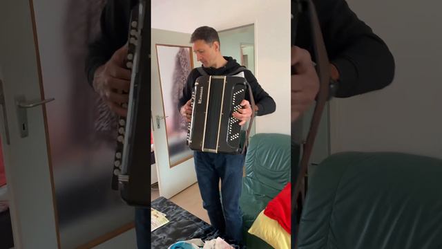 купить баян"КОНЦЕРТ" в Германии* 500€*tel 0176 763 57953 смотреть онлайн