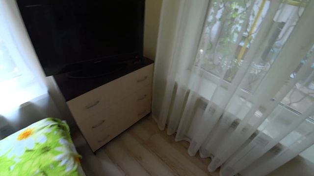 Двухкомнатный дом в 5 минутах от пляжа Робинзон смотреть онлайн