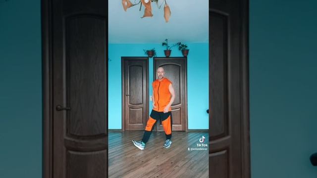 САМЫЙ ПОПУЛЯРНЫЙ ТАНЕЦ НОГАМИ В ТИК ТОК ТАНЦЫ ? ОБУЧЕНИЕ ТАНЦАМ ШАФЛ ДЛЯ НОВИЧКОВ #shuffledance смотреть онлайн