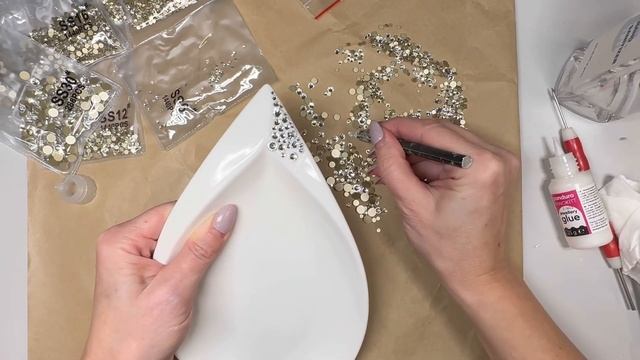 Работа со стразами. Испытание нового клея. смотреть онлайн