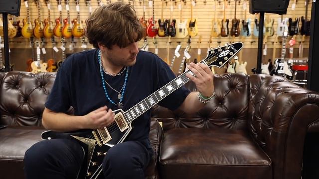 Guitar of the Day: 2013 Gibson Custom Shop Benchmark Flying V Custom | Norman's Rare Guitars смотреть онлайн