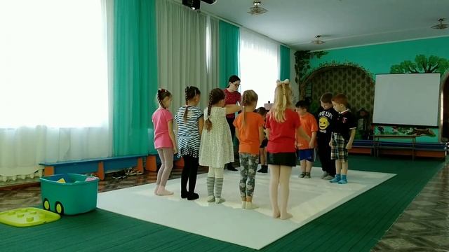 Интерактивный пол Magium. Фрагмент игры с детьми 6 лет (командная работа)