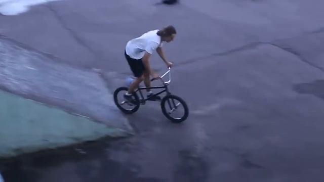 Тестим камеру, скоро будут съемки нового толкового эдита! смотреть онлайн