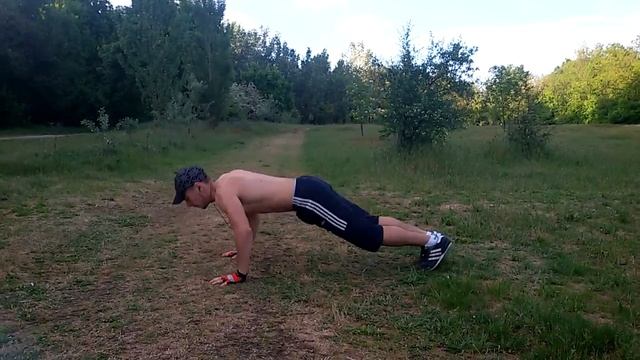 Отжимания с хлопками за спиной смотреть онлайн