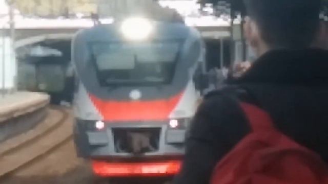 ЭП2Д-0014 ЦППК Перекраска Наше Подмосковье На Белорусском вокзале смотреть онлайн