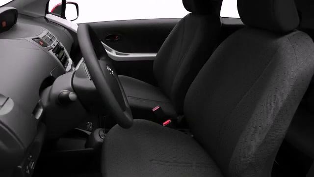 2011 Toyota Yaris Hatchback смотреть онлайн