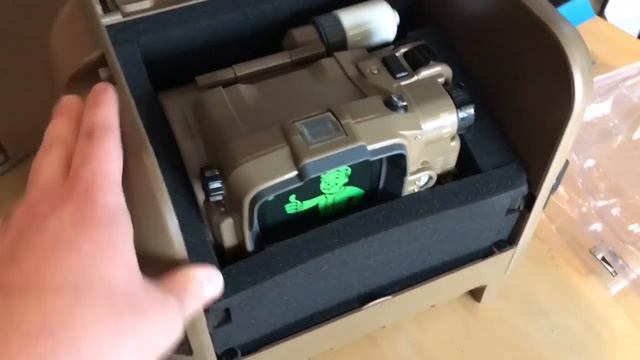 Fallout 4 - Pip-Boy Edition Unboxing - PS4 смотреть онлайн