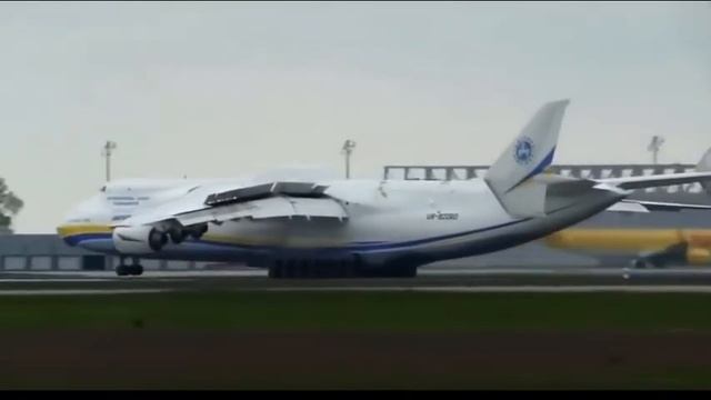 ПОСАДКИ И ВЗЛЁТЫ САМОЛЁТОВ В ПЛОХИХ ПОГОДНЫХ УСЛОВИЯХ смотреть онлайн