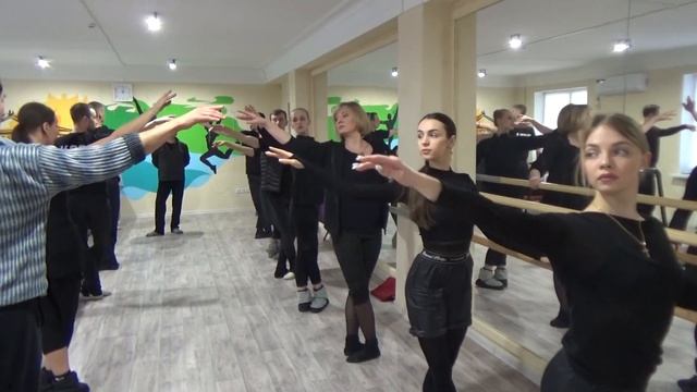 Репетиция балета Донецкой муздрамы смотреть онлайн