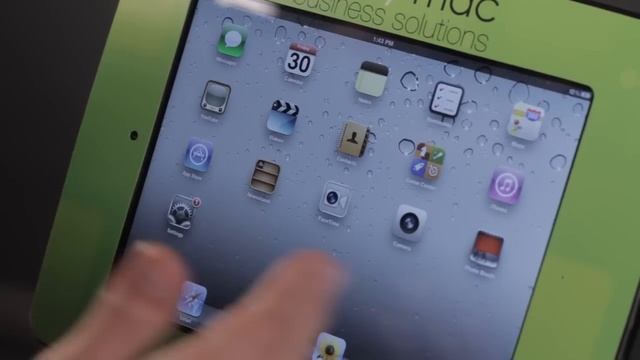 How to Delete a Stuck Message on an iPad : iPad Tips смотреть онлайн