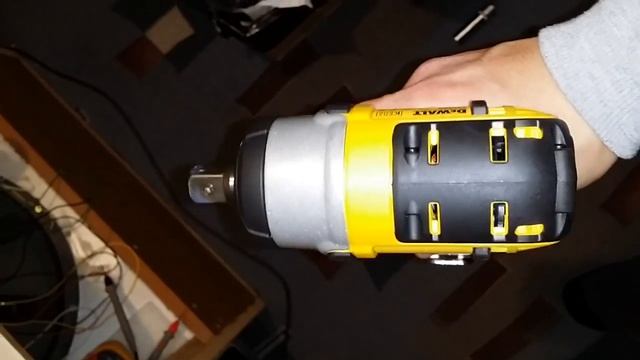 DeWALT DCF880N