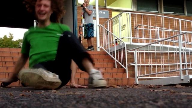 UNICYCLE FAIL DOWN STAIRS смотреть онлайн