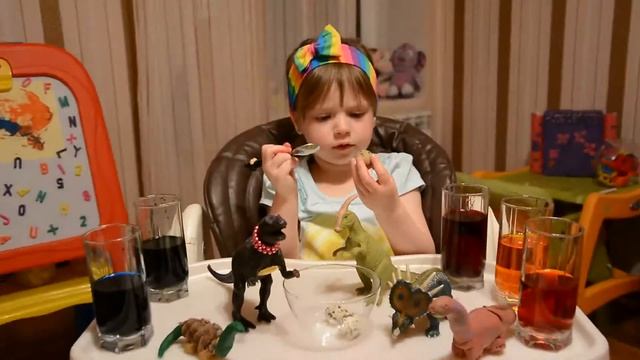 Как сделать яйцо динозавра  - Лика хурция (3года 5мес)