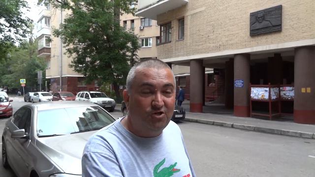 У дома автора песни "Подмосковные вечера". смотреть онлайн