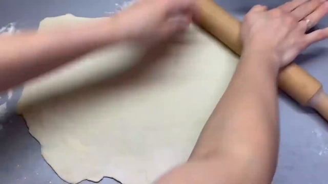 Тонкое и хрустящее тесто для пиццы , мой любимый рецепт смотреть онлайн