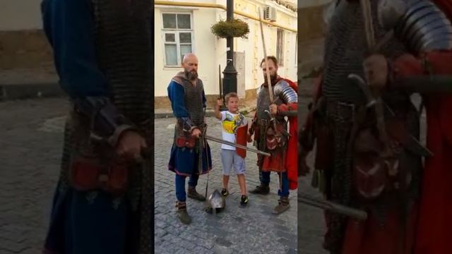 КОРОЛЕВИЧ МИША / ПОСВЯЩЕНИЕ В РЫЦАРИ ??? ОЧЕНЬ СМЕШНОЕ ВИДЕО #SHORTS смотреть онлайн