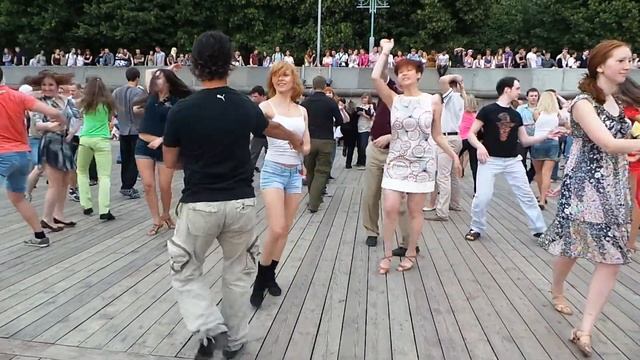 Хастл ОпенЭир на Набережной смотреть онлайн