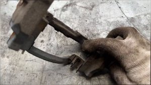 Замена колодок Toyota Camry XV70. Сервисный режим электронного ручника.