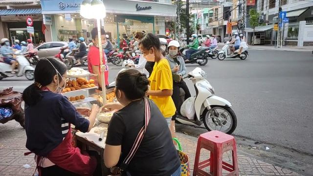 Пирожки и во Вьетнаме пирожки: копия русских, а название французское смотреть онлайн