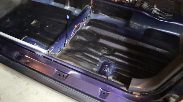 Honda Civic EK Hatch Project EP 4: Replacing the Carpet смотреть онлайн