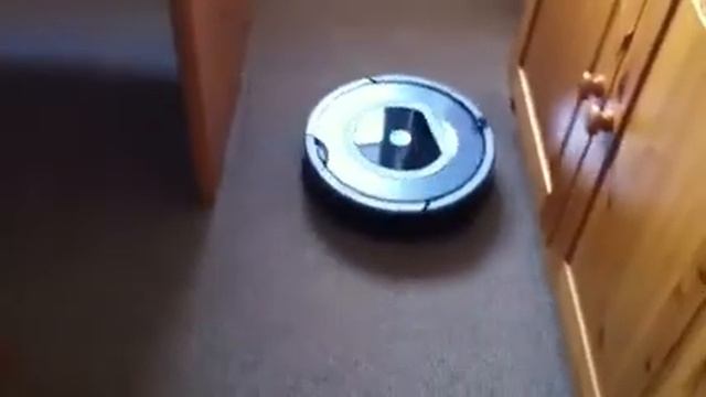 Roomba 780 im Gästezimmer смотреть онлайн