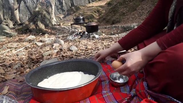 Cooking Abgoosht (Broth): Most Delicious Food in Iran | Baking Fresh Pan Bread on the Campfire смотреть онлайн