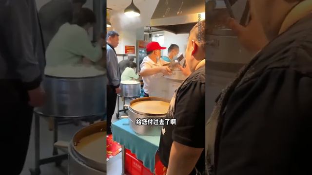 終於實現水餃自由！ 各種味道的水餃一口氣點100只，皮薄餡大蘸滿辣椒醬咬下去巨爽【樱木花胖】 смотреть онлайн