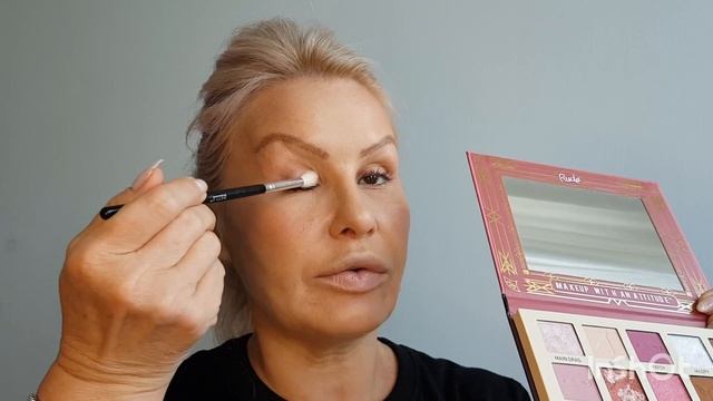 ЛУЧШИЕ ЯРКИЕ СТРЕЛКИ. ЛИФТИНГ МАКИЯЖ ТУТОРИАЛ С ЦВЕТНЫМИ ТЕНЯМИ 50+ ЦВЕТНОЙ МАКИЯЖ- ОБУЧАЮЩИЕ ВИДЕО смотреть онлайн