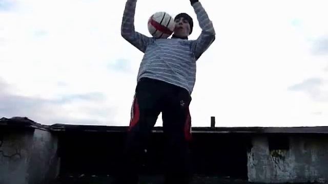 футбольный фристайл( самые простые фишки) смотреть онлайн