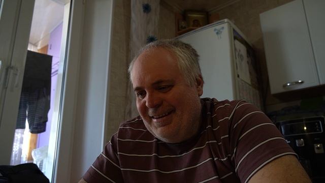 Кинокритик мое мнение! Старые Советские фильмы сильно отличаются от ремейков и кино РФ