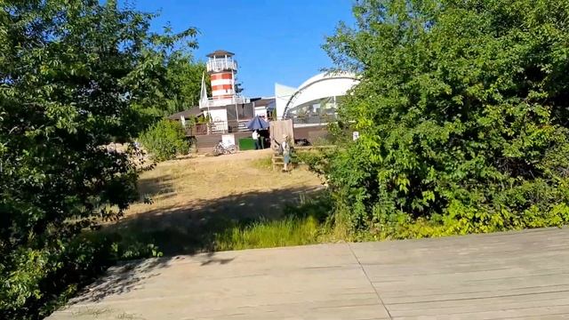 Куда поехать летом в Москве, чтобы искупаться? Пляжный сезон открыт! смотреть онлайн