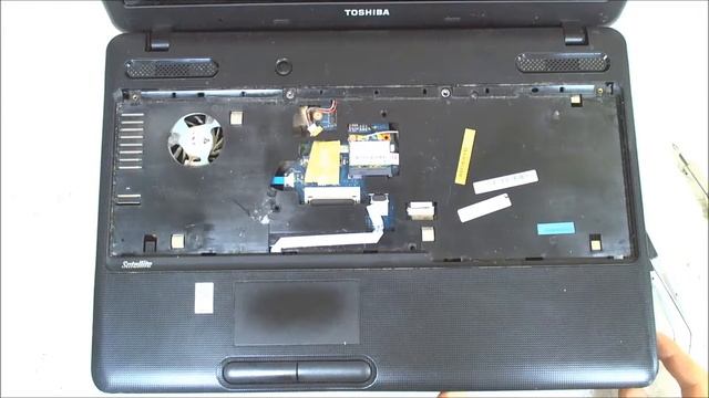 Toshiba C660D Disassembly / Fan Cleaning смотреть онлайн
