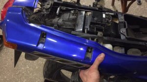 Как разобрать kawasaki zzr 400-2. Для замены фильтра или свечей и т.п.