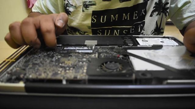 Macbook Pro 2012 Upgrade Part 1 | Unboxing Sumsung SSD 250