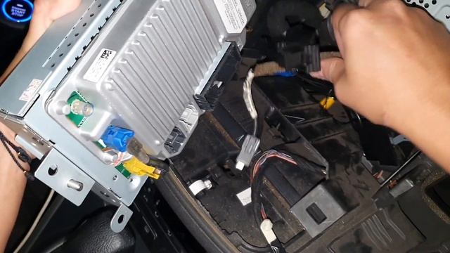 Actualizar SYNC 2 a SYNC 3 con el KIT de Sync3 en Ford Escape Kuga 2014 смотреть онлайн
