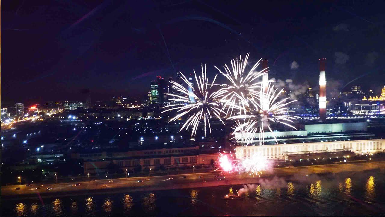 ☸ Фейерверк с баржи в Москве Краснопресненская набережная смотреть онлайн