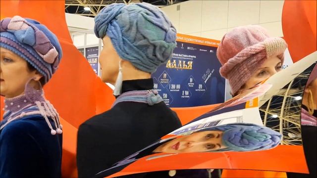 2021 г. Ладья. Назарова Елена (показ шляп Л. Орешкиной) смотреть онлайн