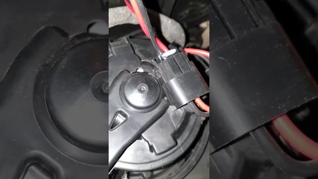 Nissan X-trail t32 устанение вибрации моторчика печки смотреть онлайн