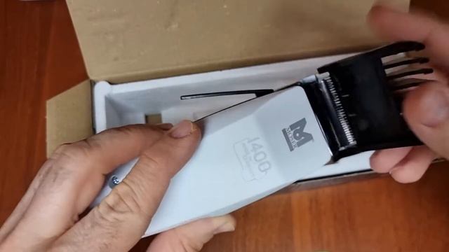 Распаковка, обзор и стрижка машинкой для стрижки Moser1400 из М.ВИДЕО. смотреть онлайн
