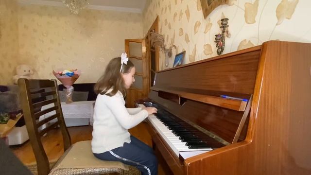 Талыбова Айлин 8 лет Григ Танец Анитры смотреть онлайн