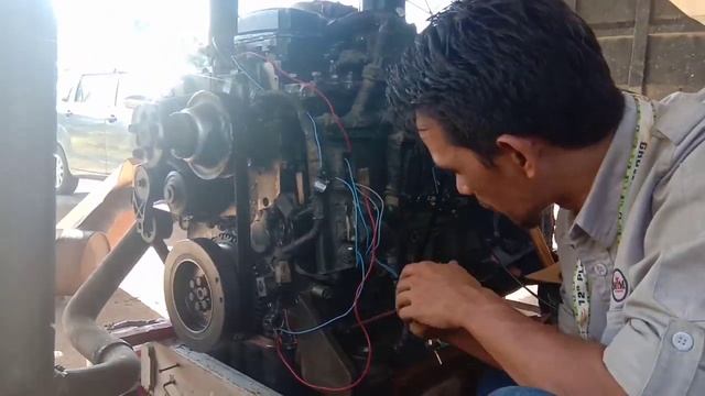 Cara hidupkan mesin excavator PC 200-8 tanpa pasang di unit смотреть онлайн