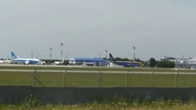 Spotting at Boryspil International Airport смотреть онлайн